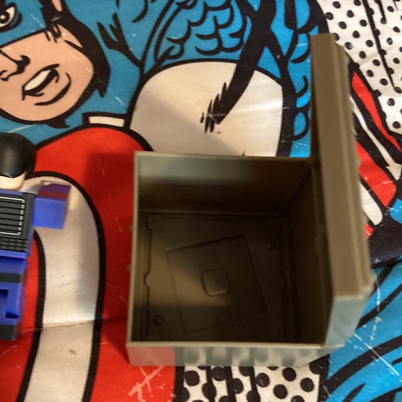 roblox guy with tin - Picture 4 of 4